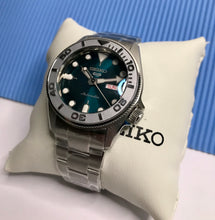 Load image into Gallery viewer, Seiko SKX013 Jade SRPD Mod Mens Automatic Custom Watch Sapphire NH36
